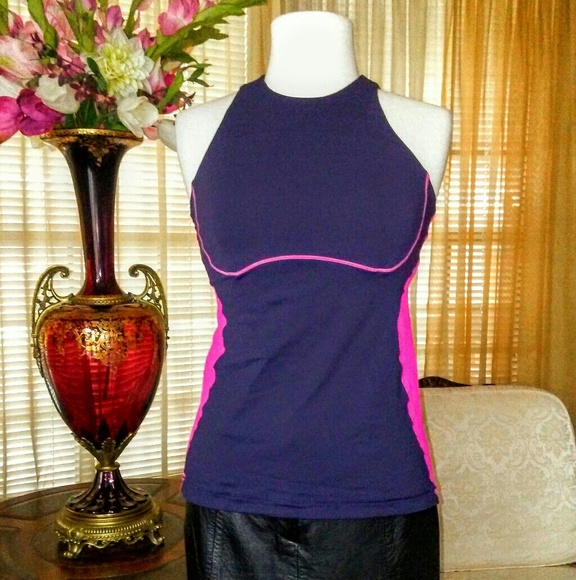 Lululemon crisscross tank top - Picture 2 of 7